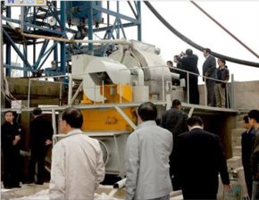 山东华特三年成就 世界第一台节能环保强制油冷却立环高梯度磁选机